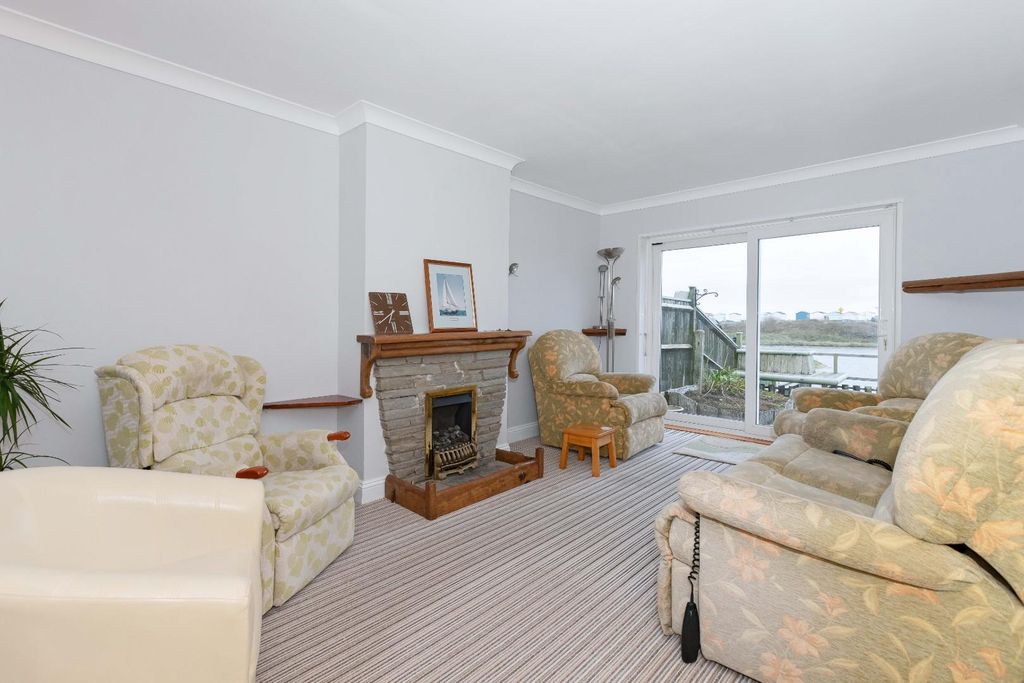Additional image 25 of 3 bed semi-detached house for saleBrighton Road, Lancing BN15