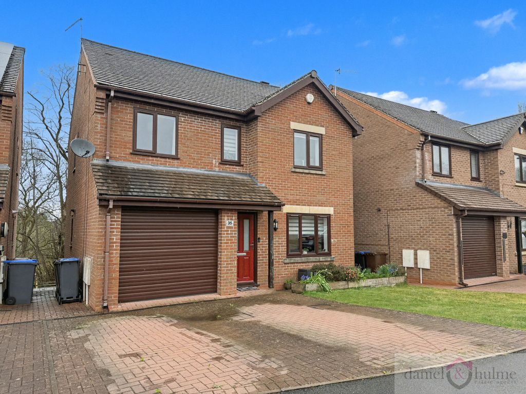 4 bed detached house for saleMeadow Close, Leek, Staffordshire ST13 photo 4
