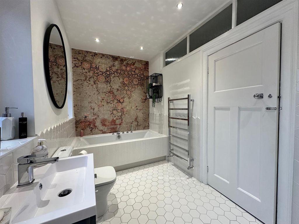 Additional image 32 of 6 bed detached house for saleCrewe Road, Nantwich, Cheshire CW5