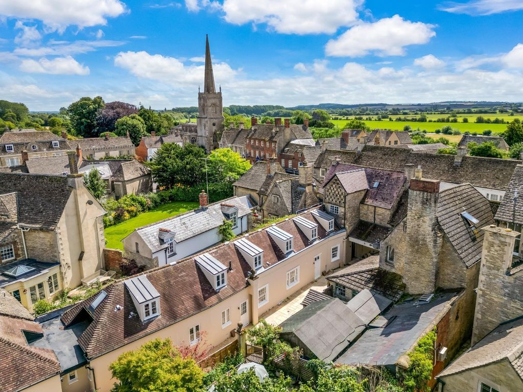 Additional image 2 of 2 bed terraced house for saleHigh Street, Lechlade, Gloucestershire GL7