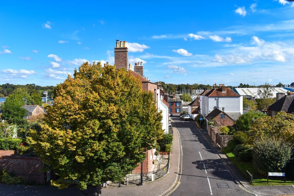 Additional image 3 of 3 bed maisonette for saleGrove Road, Lymington SO41