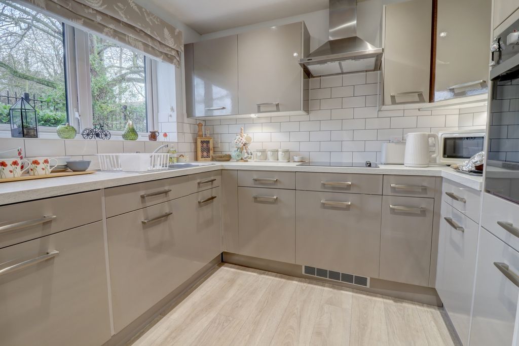Additional image 3 of 1 bed flat for saleLongwick Road, Princes Risborough, Buckinghamshire HP27