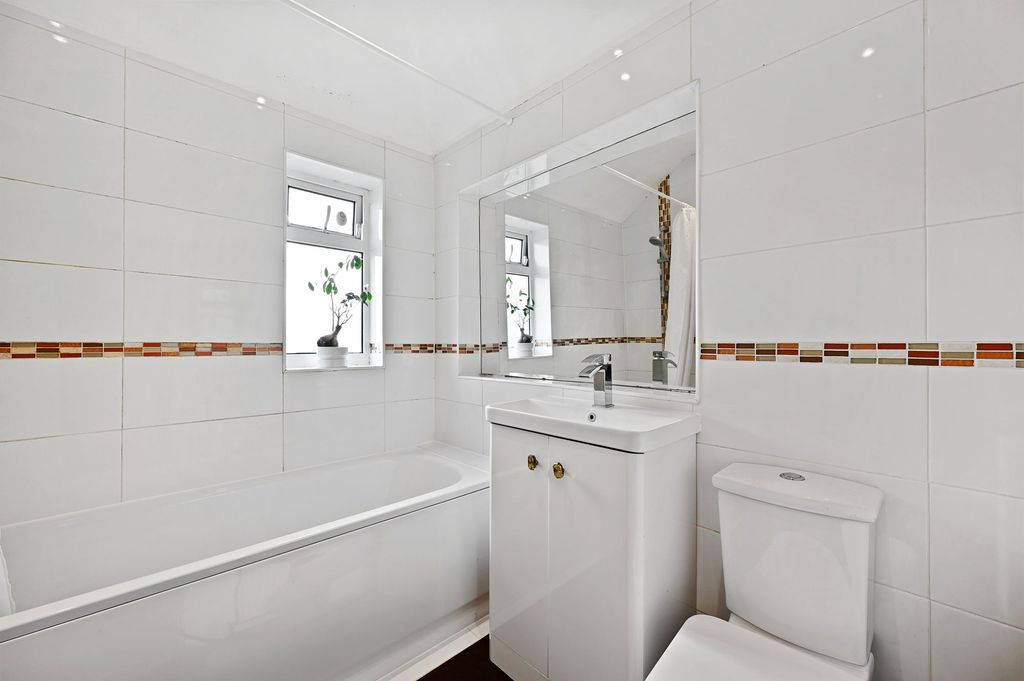 Additional image 11 of 5 bed semi-detached house for saleBelvue Road, Northolt UB5