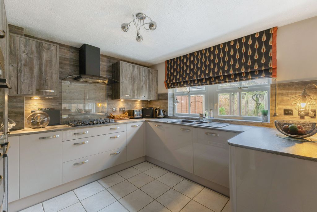 Additional image 7 of 5 bed detached house for saleAdwalton Close, Newark NG24