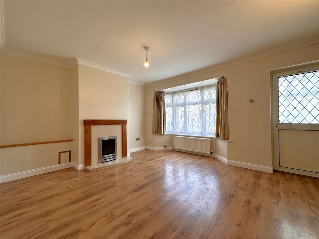 Additional image 2 of 3 bed semi-detached house for saleCranmer Road, Newark NG24