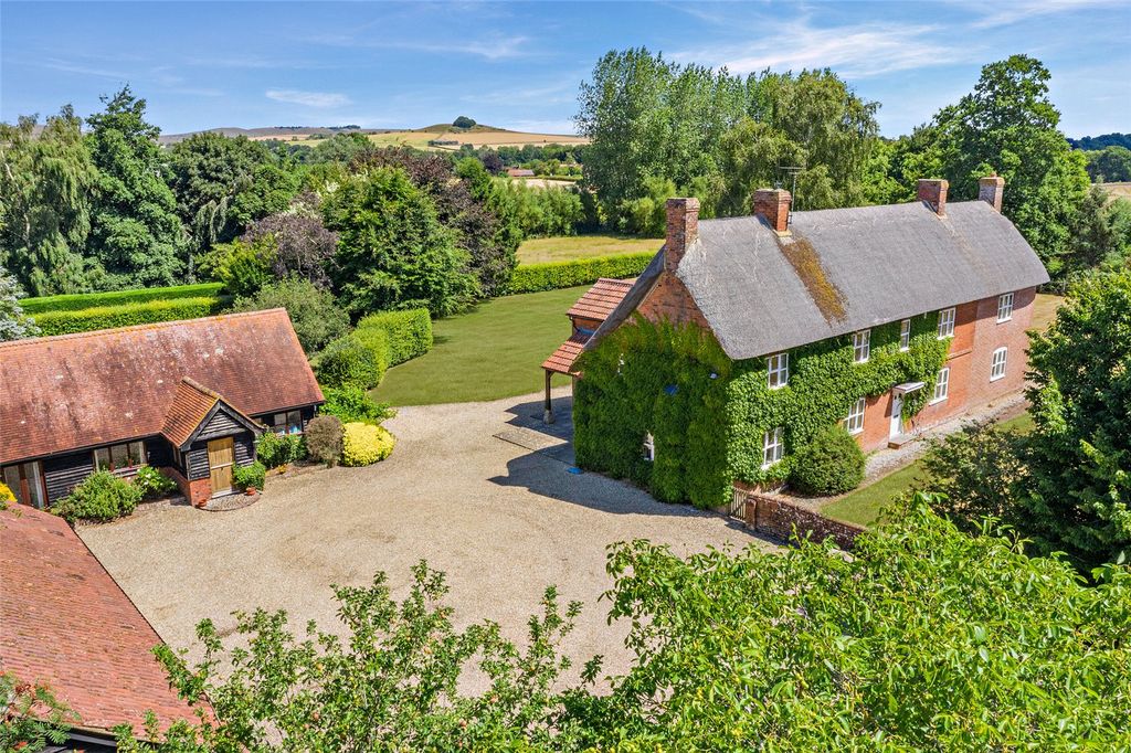 4 bed detached house for saleBeechingstoke, Pewsey, Wiltshire SN9