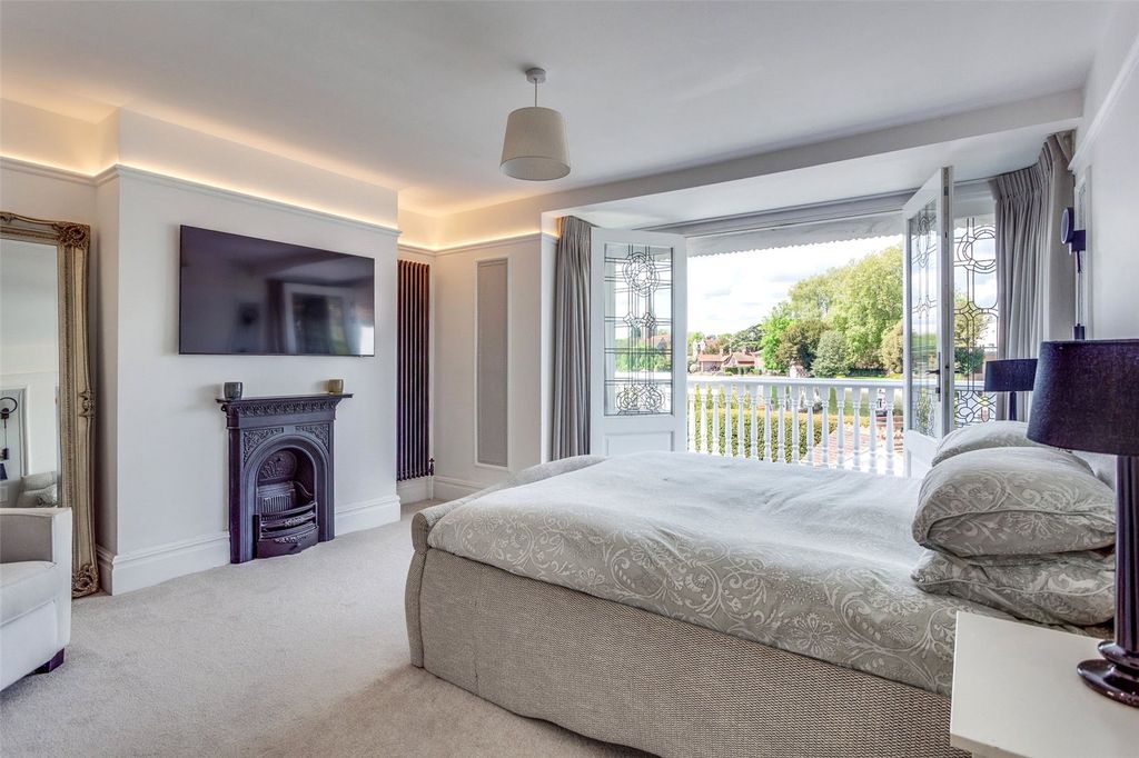 Additional image 8 of 4 bed detached house for saleMill Road, Marlow, Buckinghamshire SL7