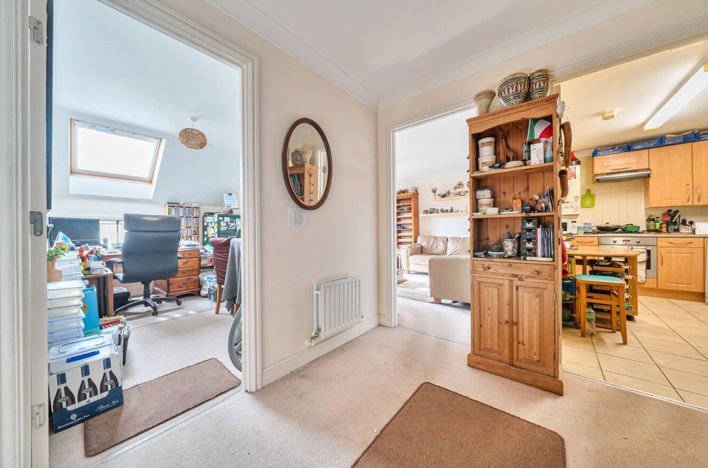 Additional image 11 of 2 bed flat for saleThurlow Grange, Newbury, Berkshire RG14