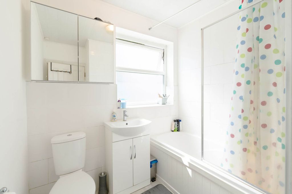 Additional image 7 of 2 bed maisonette for saleCharnwood Close, New Malden KT3