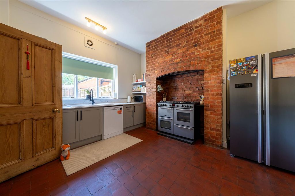 Additional image 12 of 7 bed semi-detached house for saleAbington Park Crescent, Northampton NN3