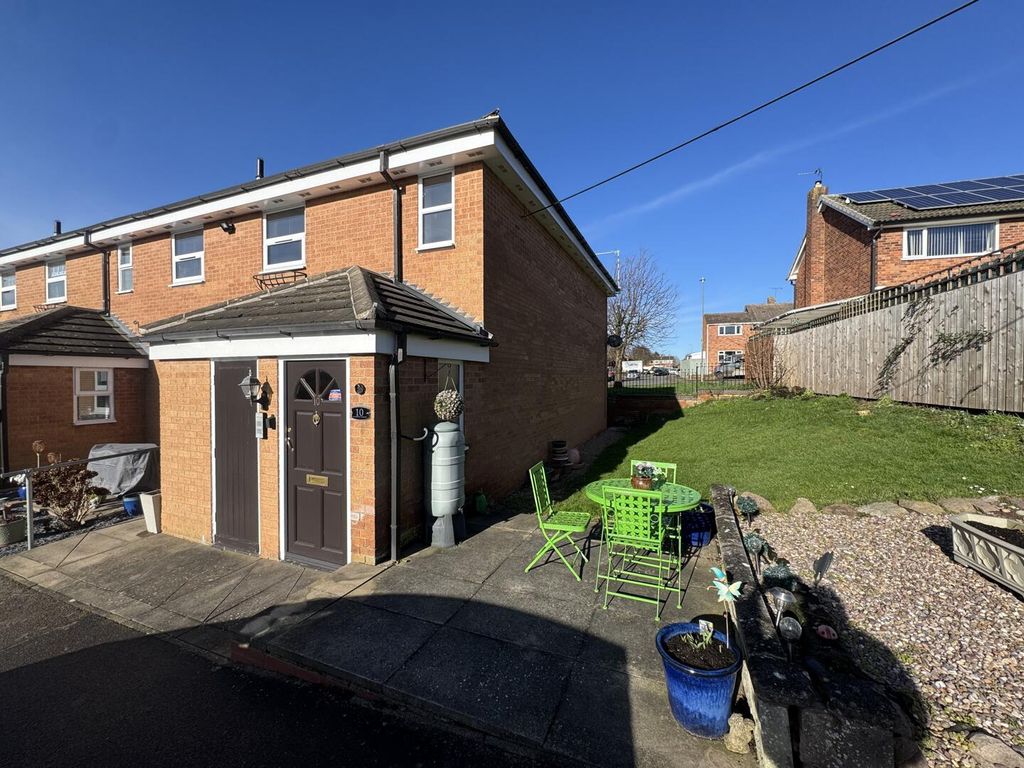2 bed flat for saleWinterburn Gardens, Whetstone, Leicester LE8