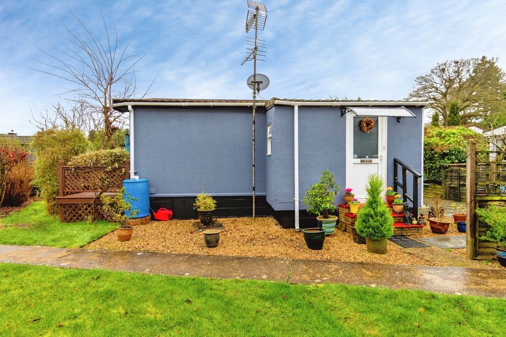 Additional image 19 of 1 bed mobile/park home for saleThatched Cottage Park, Southampton Road, Lyndhurst, Hampshire SO43