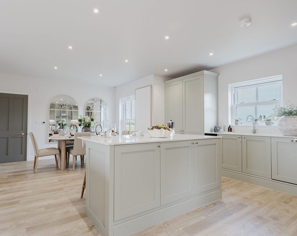 4 bed detached house for saleManningtree Park, Mistley, Manningtree CO11 photo 3