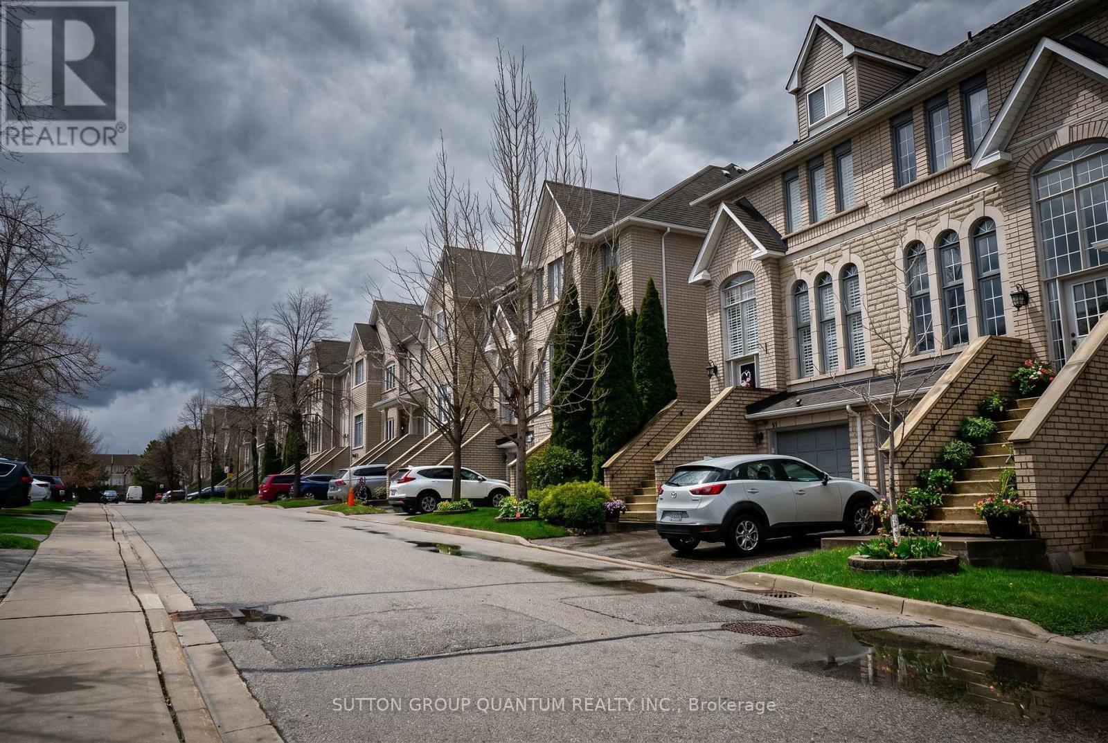 26 - 5525 PALMERSTON CRESCENT