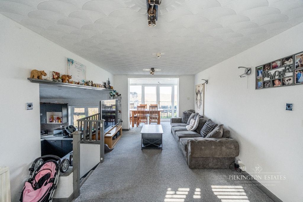 5 bed maisonette for saleLooe, Cornwall PL13 photo 3