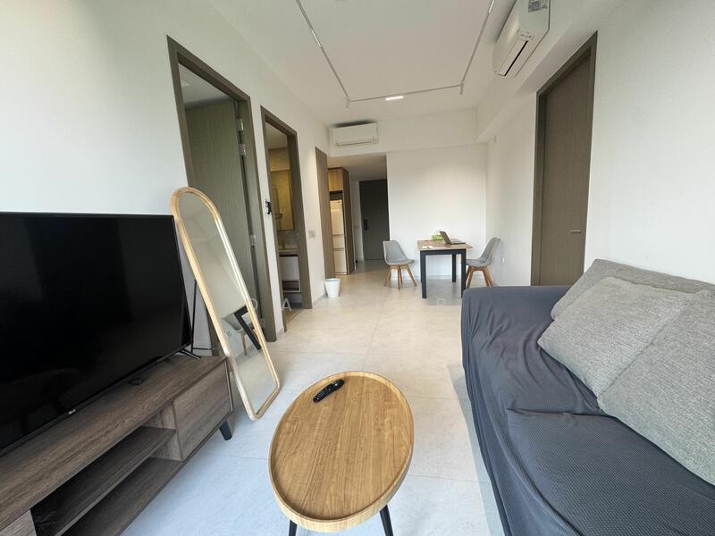 8 Slim Barracks Rise photo 4