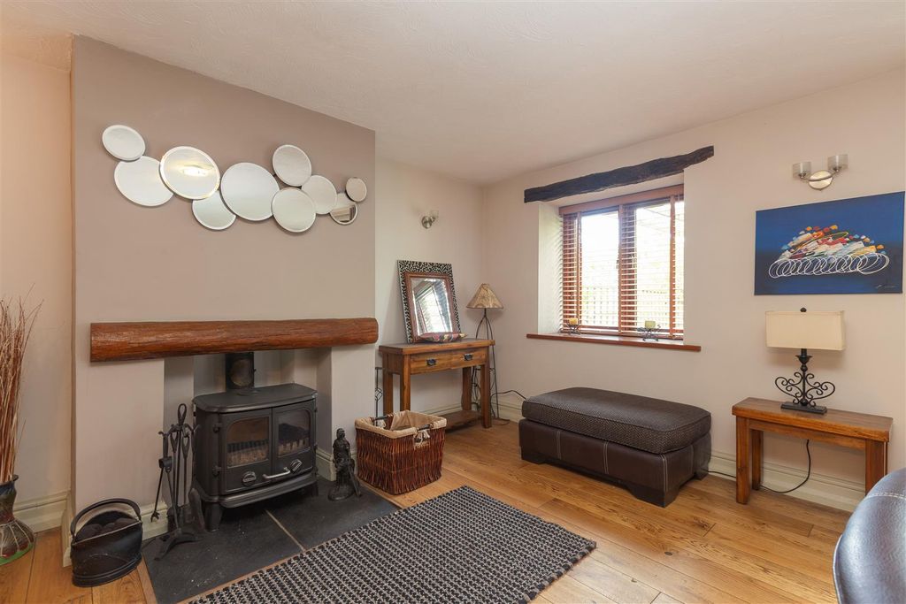 5 bed barn conversion for saleCrooklands, Milnthorpe LA7 photo 3