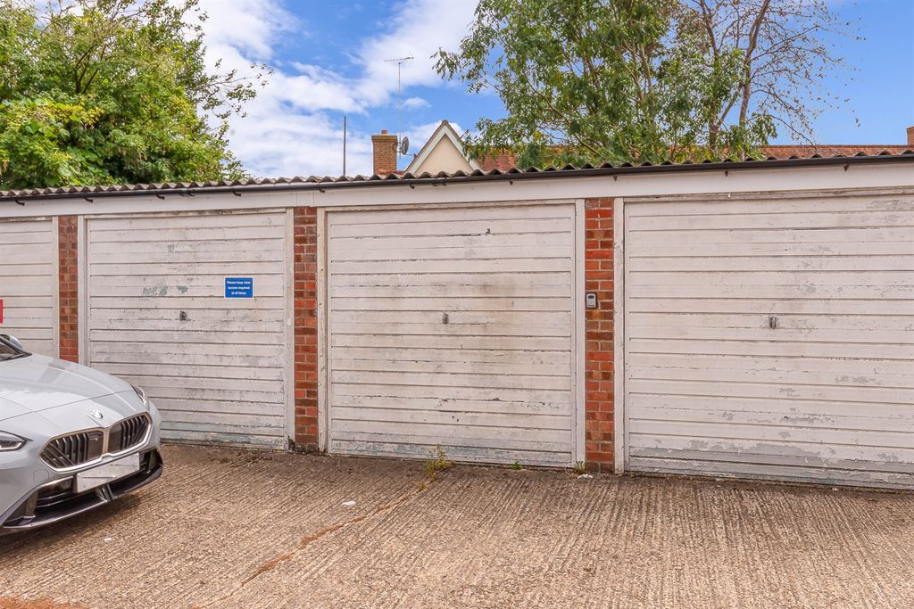 Additional image 12 of 2 bed flat for saleChurch Street, Maldon CM9