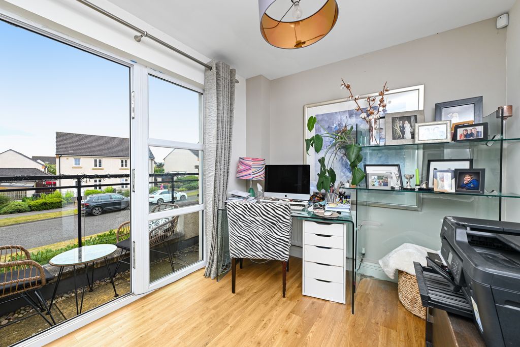Additional image 5 of 4 bed town house for sale70 Burnbrae Road, Bonnyrigg EH19