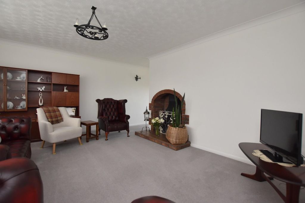Additional image 6 of 4 bed detached house for saleQueens Road, Littlestone TN28