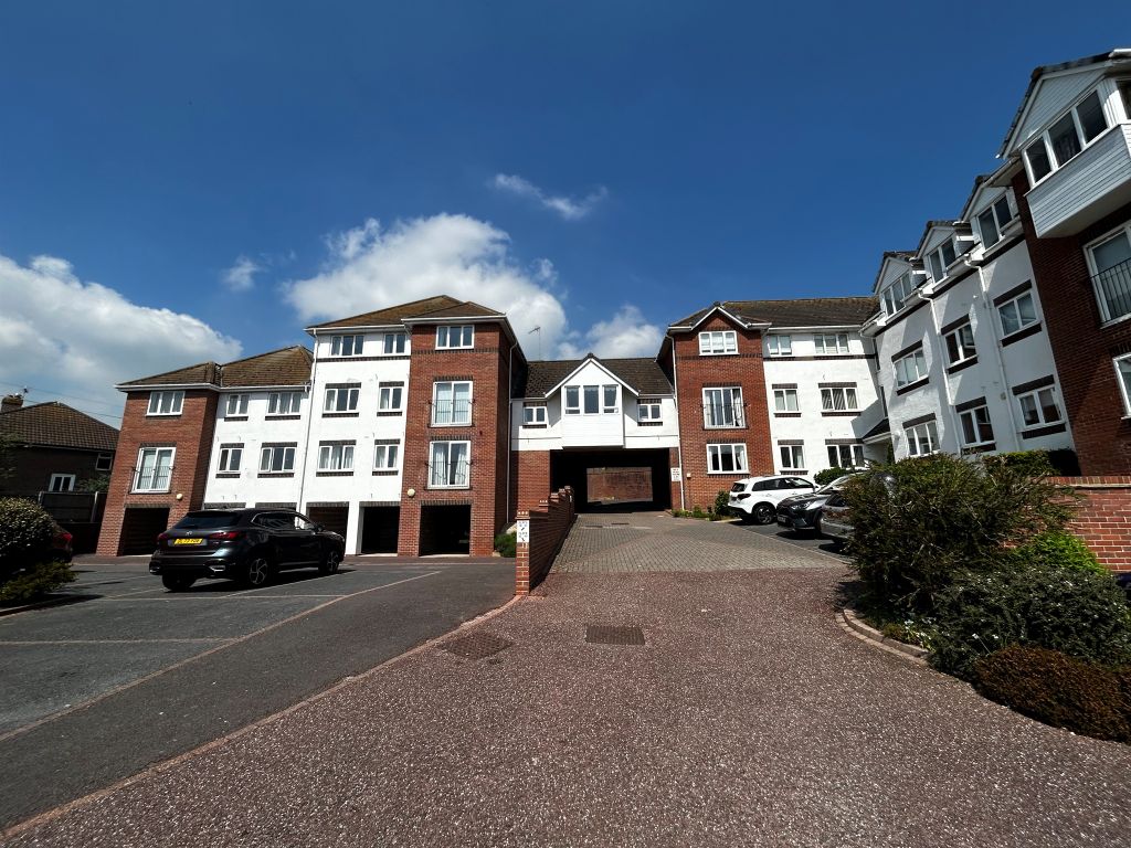 2 bed flat for saleAnning Road, Lyme Regis DT7