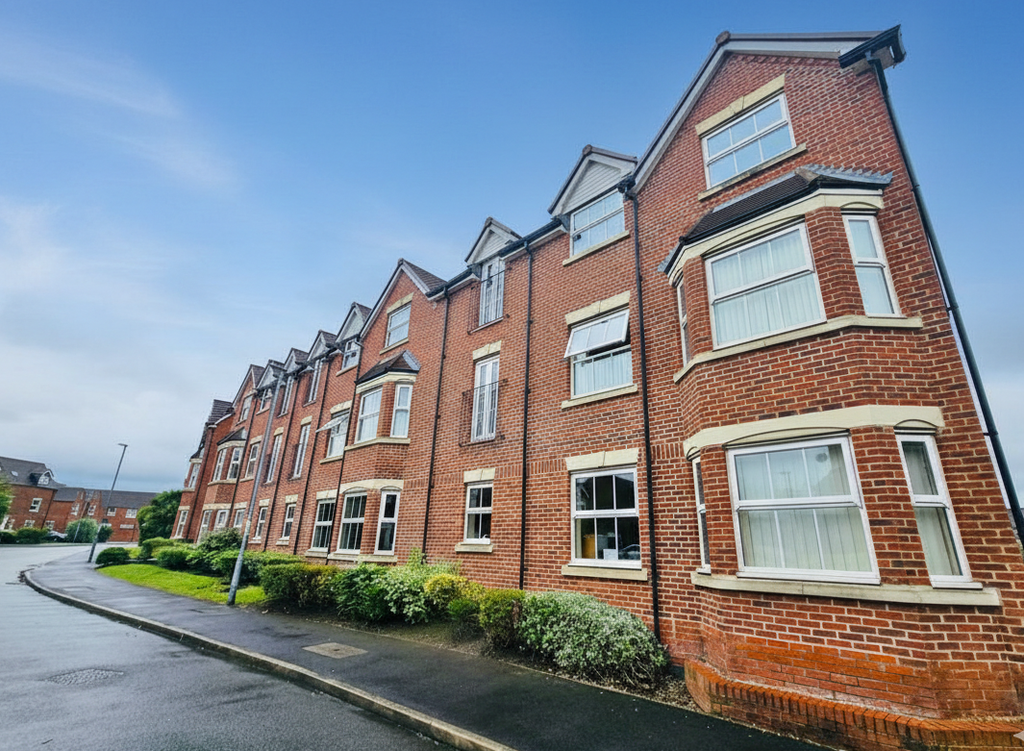 2 bed flat for saleHigh-Yield Investment Opportunity: Heys Hunt, Leyland PR25