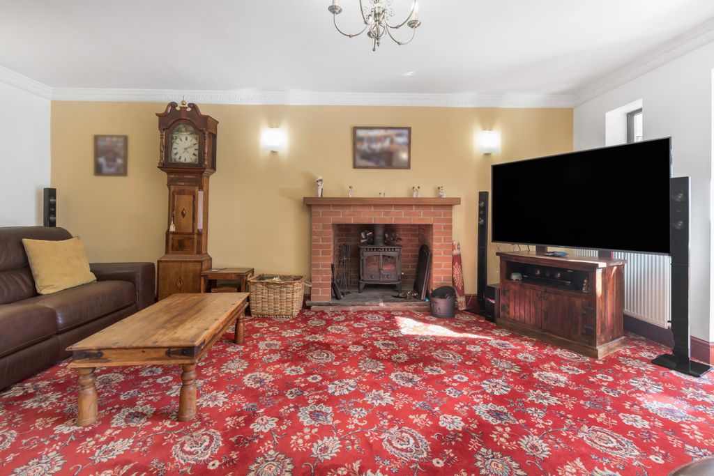 Additional image 6 of 4 bed detached house for saleKnottingley Road, Pontefract WF8