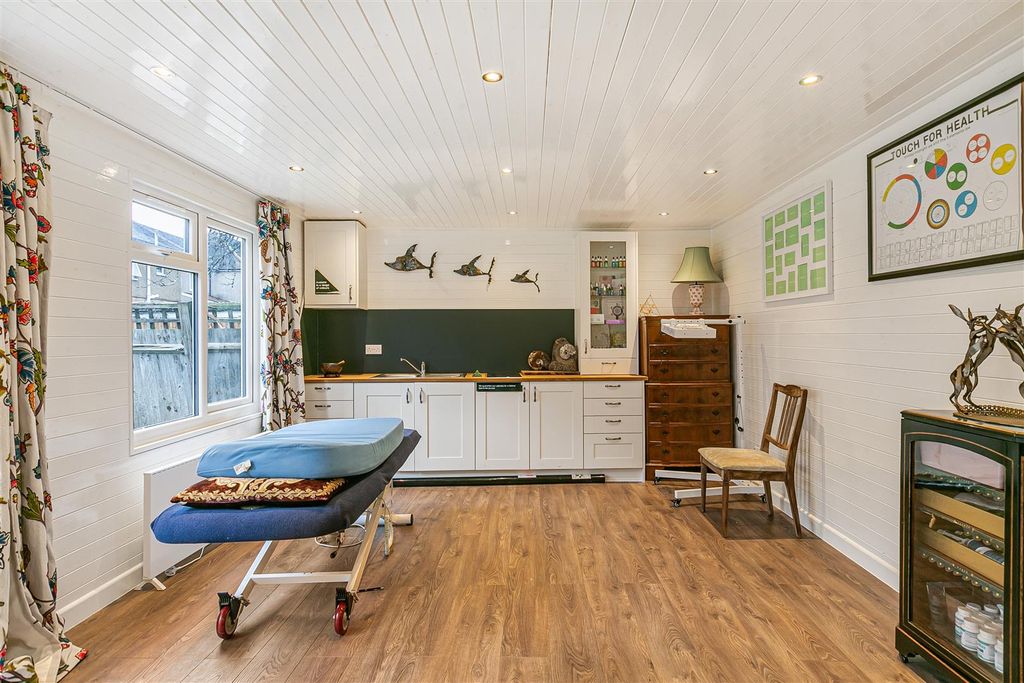 Additional image 17 of 5 bed terraced house for saleClarence Avenue, New Malden KT3