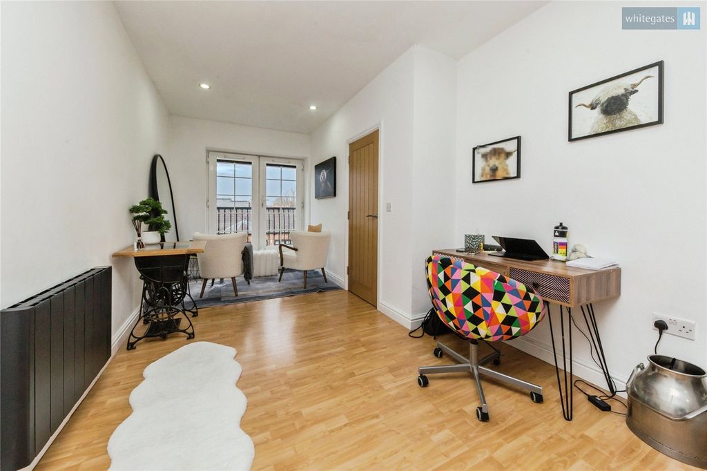 Additional image 4 of 2 bed flat for saleKensington Court, Nantwich, Cheshire CW5