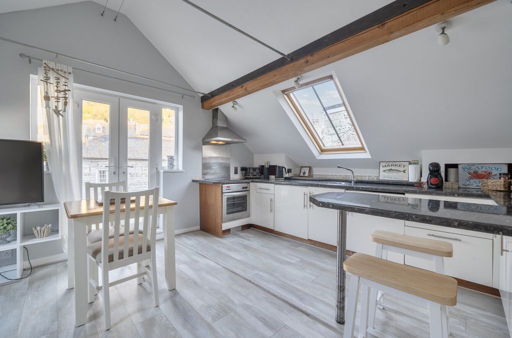Additional image 2 of 1 bed flat for saleLower Market Street, Looe, Cornwall PL13