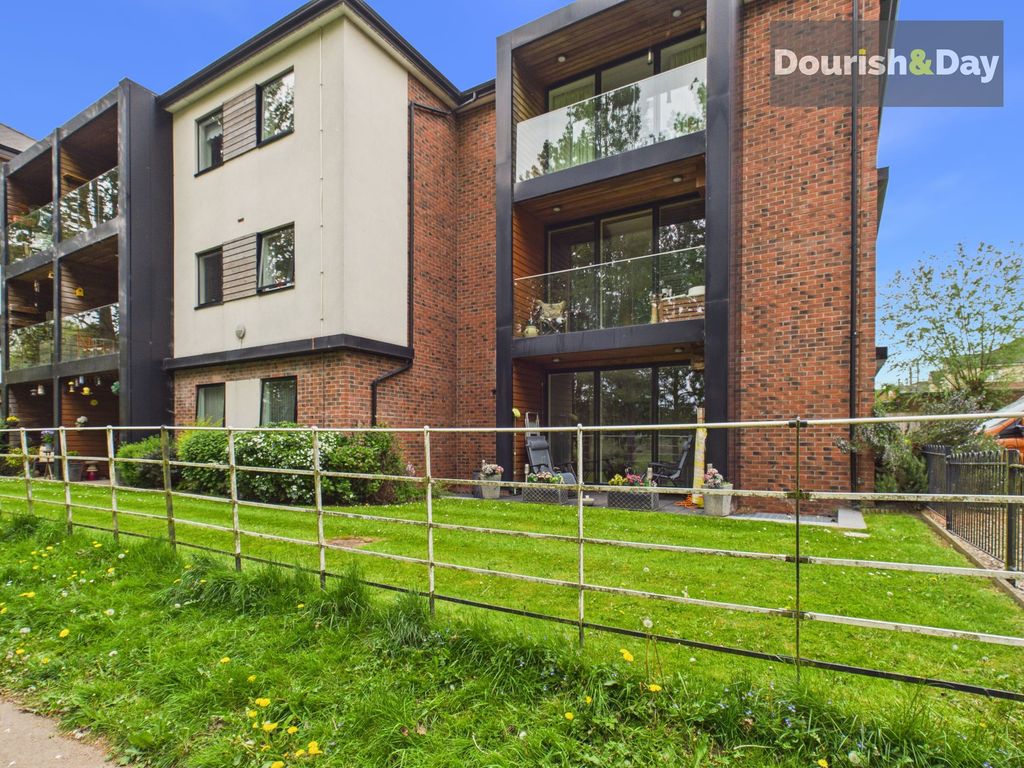2 bed flat for saleWeaver House, Barony Road CW5