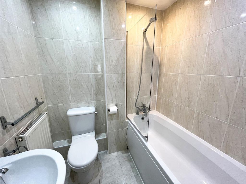 Additional image 7 of 2 bed flat for saleBrough Street West, Macclesfield SK11