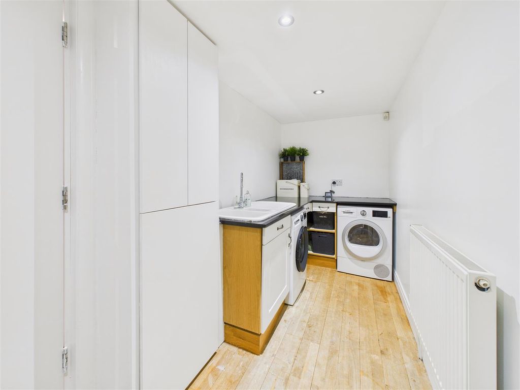 Additional image 13 of 4 bed detached house for saleAston Hall Drive, North Ferriby HU14