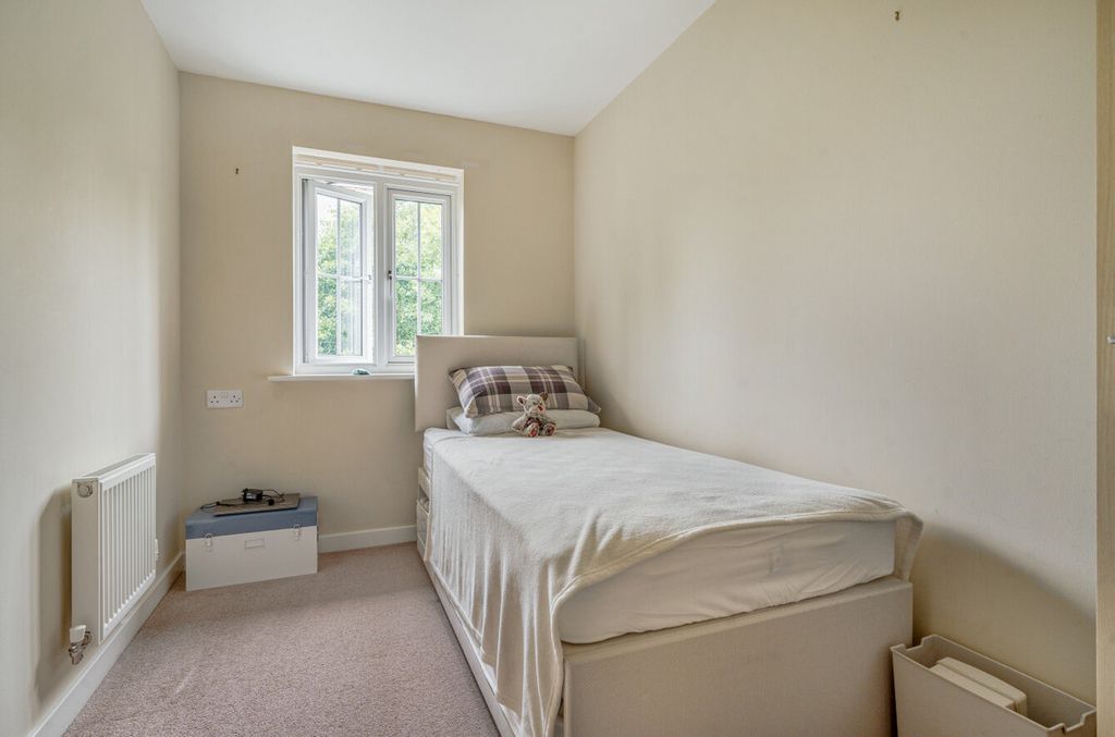 Additional image 10 of 2 bed flat for saleSpiro Close, Pulborough RH20