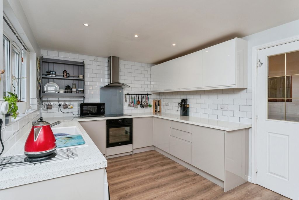 Additional image 10 of 4 bed detached house for saleMill Croft, Neston, Cheshire CH64