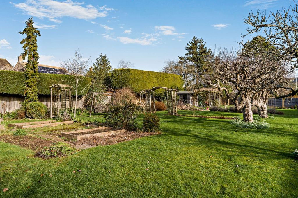 Additional image 14 of 3 bed semi-detached house for saleBurford Road, Lechlade, Gloucestershire GL7