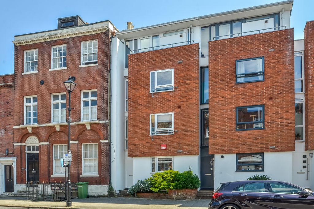 4 bed town house for saleOld Portsmouth, Hampshire PO1