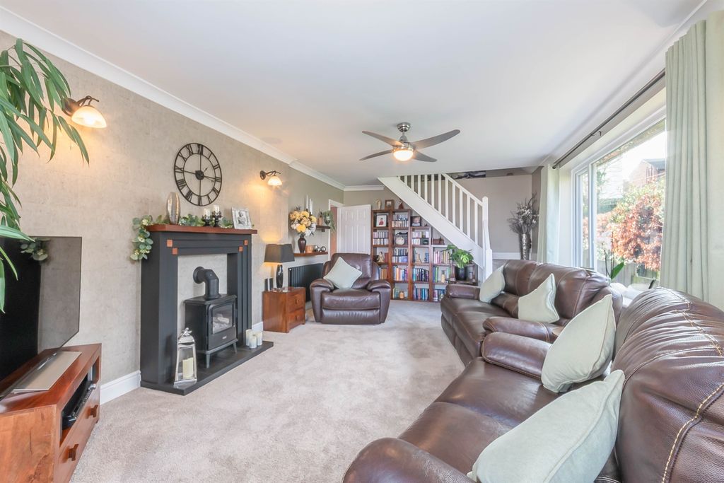 Additional image 2 of 4 bed property for saleBeeleigh Road, Maldon CM9