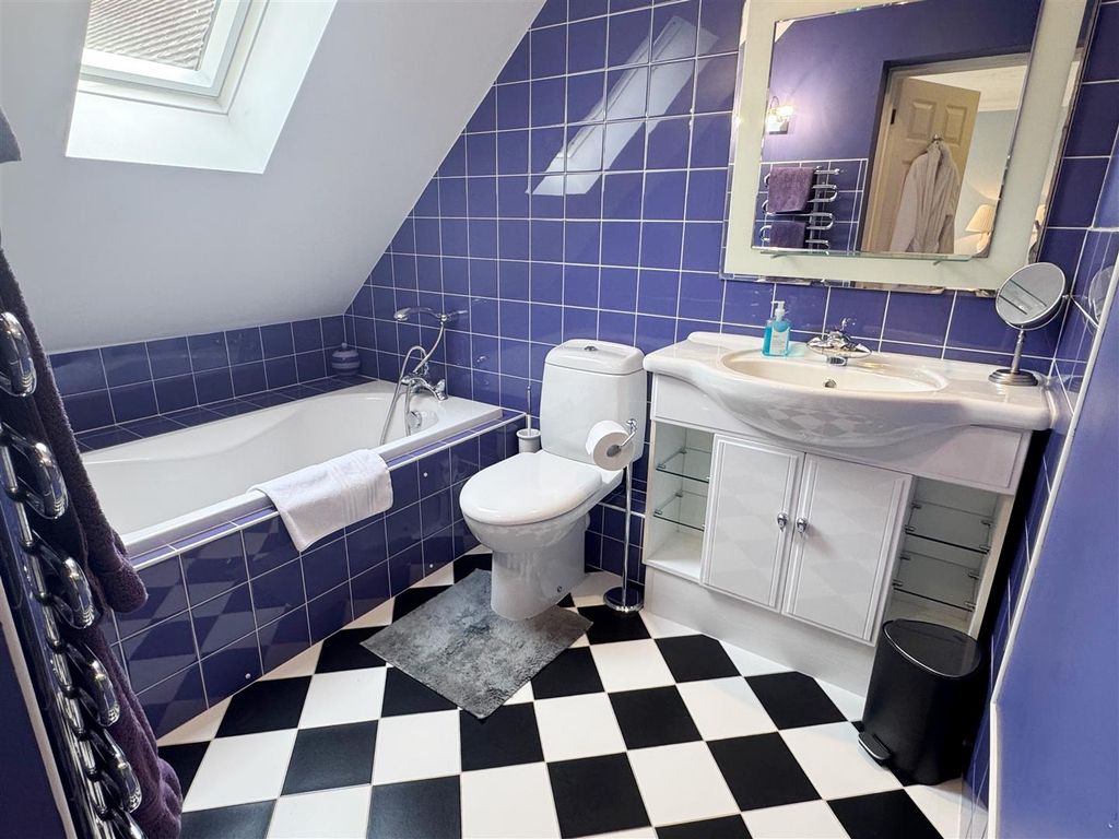 Additional image 26 of 6 bed detached house for saleBickleigh Ridge, Yew Gate, Newbury RG14