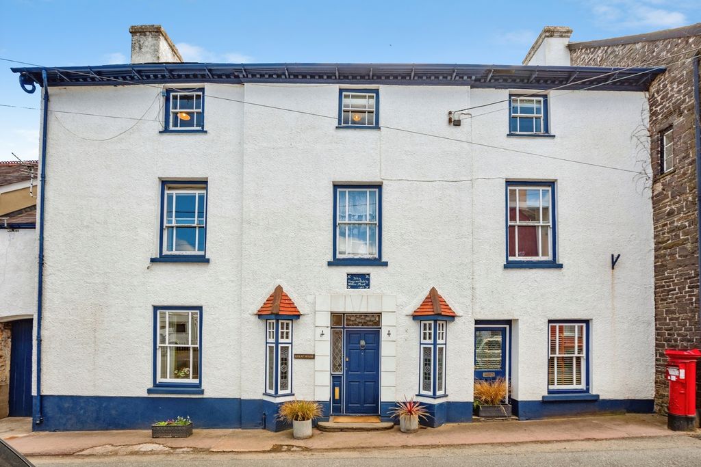 8 bed detached house for saleChurch Street, Llangadog, Carmarthenshire SA19