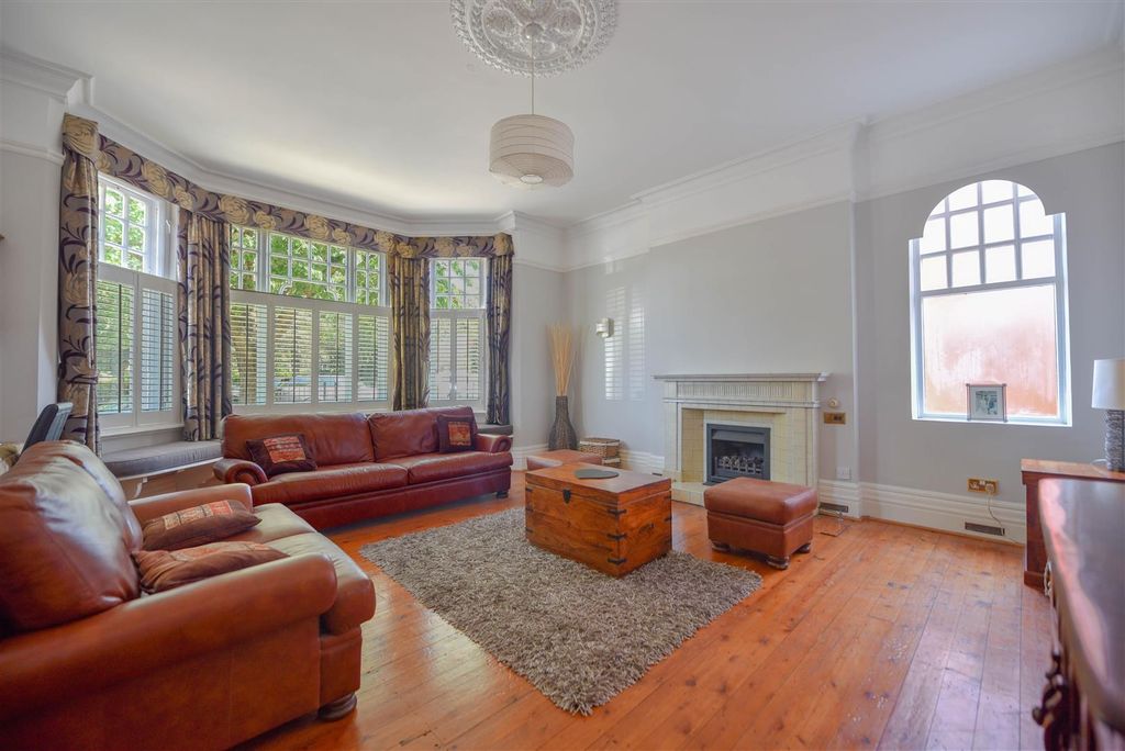 Additional image 8 of 5 bed detached house for saleThe Drive, Kingsley, Northampton NN1