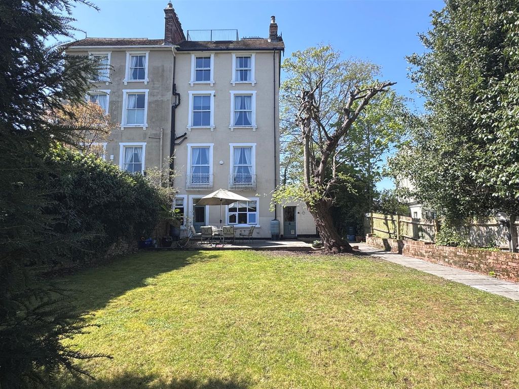 Additional image 28 of 5 bed semi-detached house for saleNewtown Road, Newbury RG14