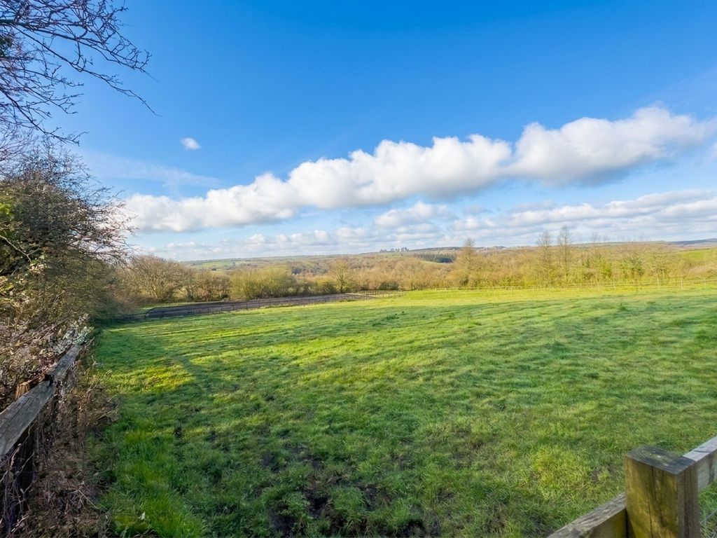 3 bed detached house for saleHellescott, Launceston PL15 photo 3