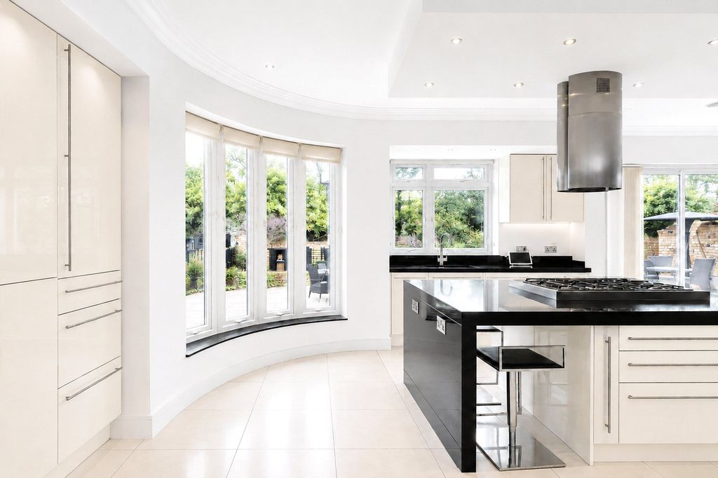 Additional image 9 of 7 bed detached house for saleManor Road, Potters Bar, Hertfordshire EN6