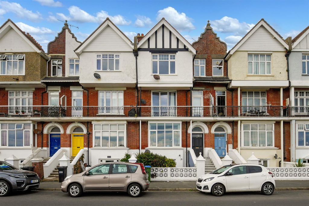 2 bed maisonette for saleSouth Terrace, Littlehampton BN17