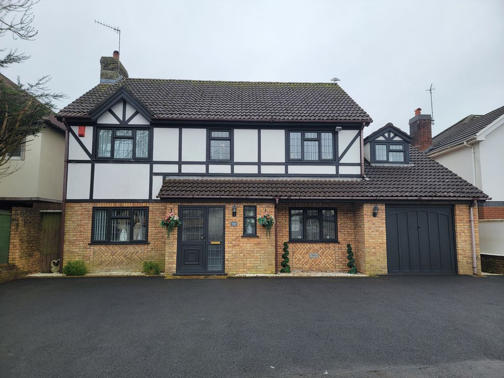 5 bed detached house for saleHarries Lane, Llanelli SA15