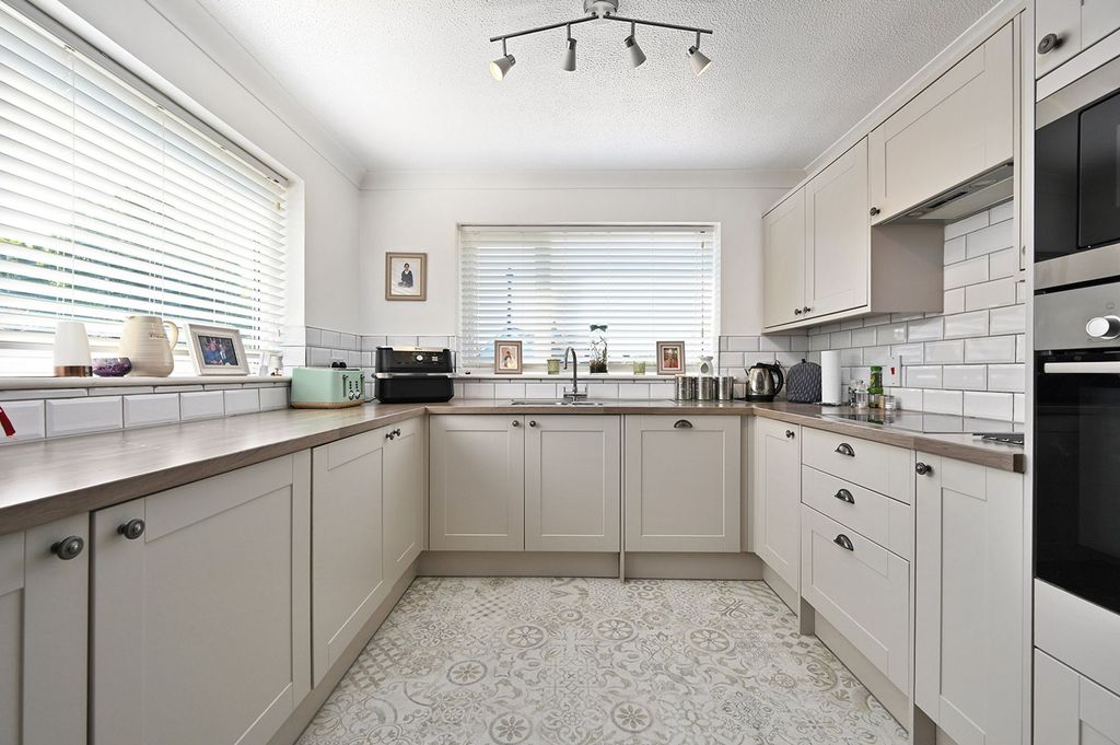 Additional image 3 of 5 bed detached house for saleBlenheim Road, Littlestone TN28