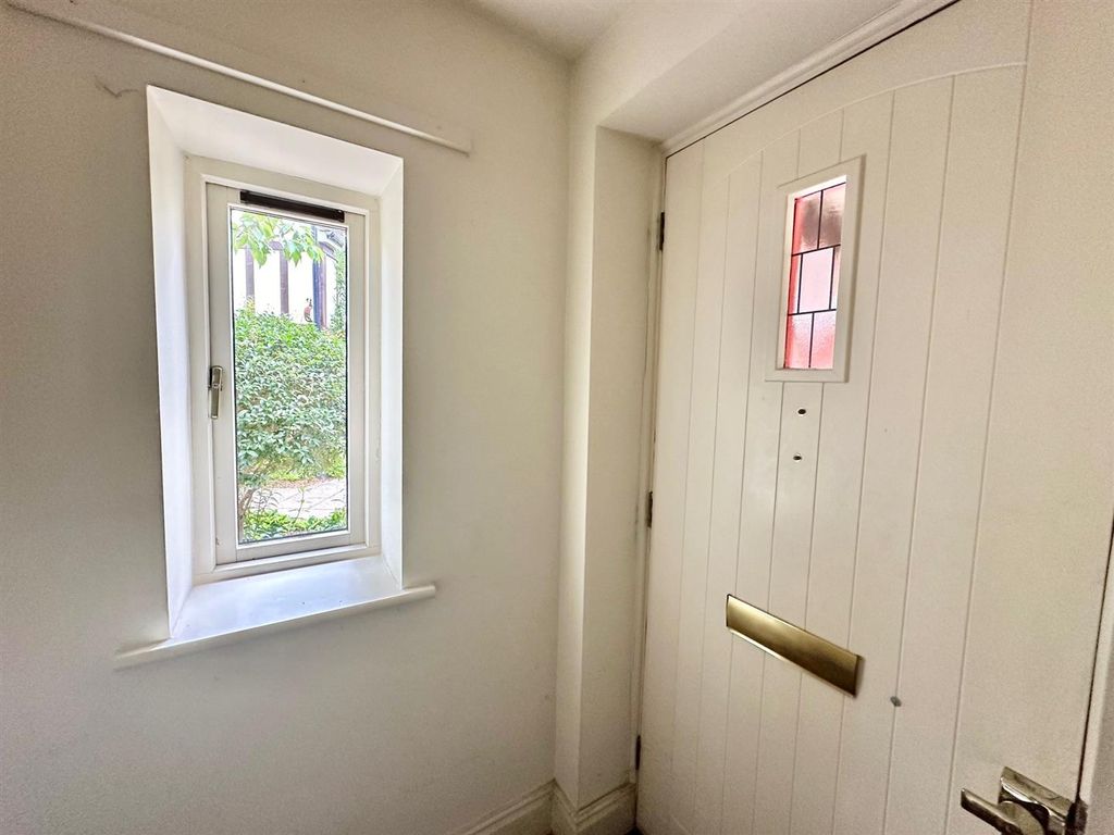 Additional image 7 of 2 bed flat for sale23 Richmond Village, Nantwich, Cheshire CW5