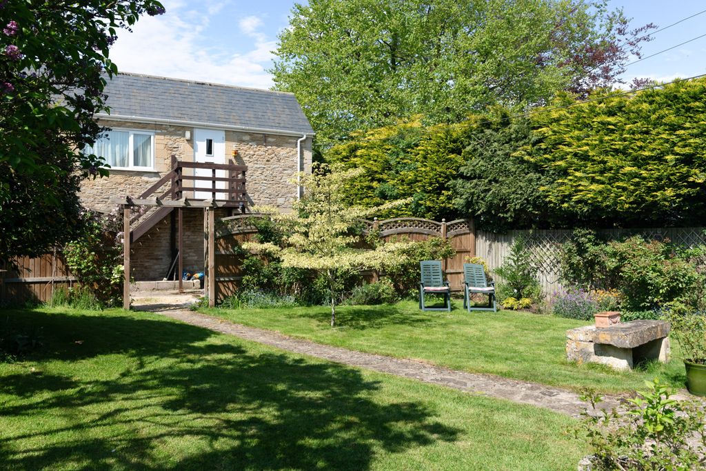 Additional image 19 of 5 bed detached house for saleThe Common, Broughton Gifford, Wiltshire SN12