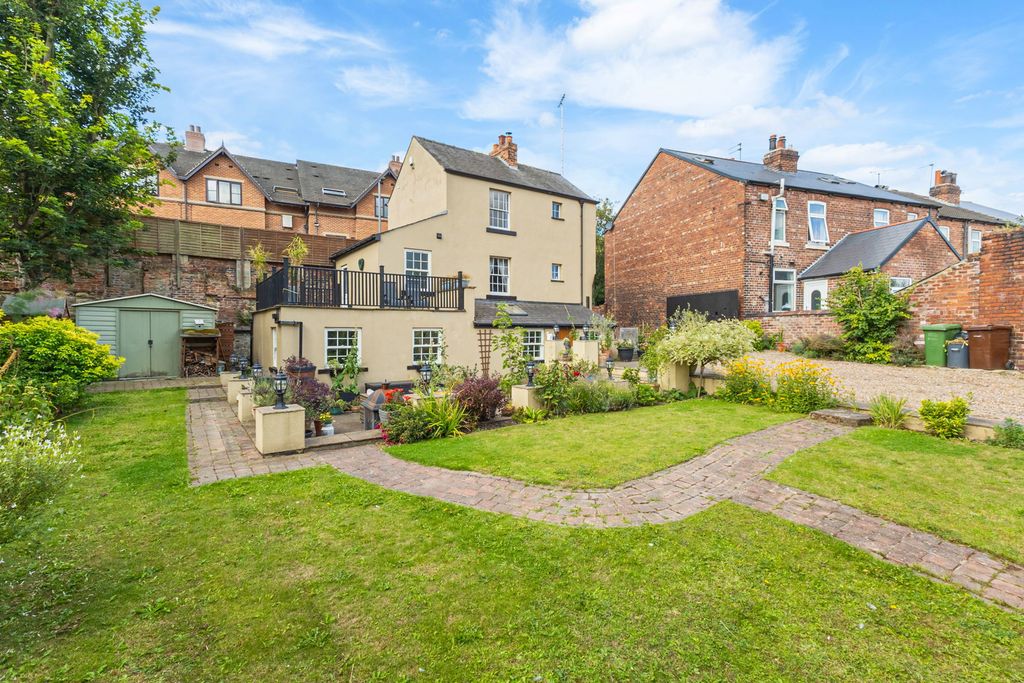 4 bed detached house for saleCastle Cottage, Spink Lane, Pontefract WF8